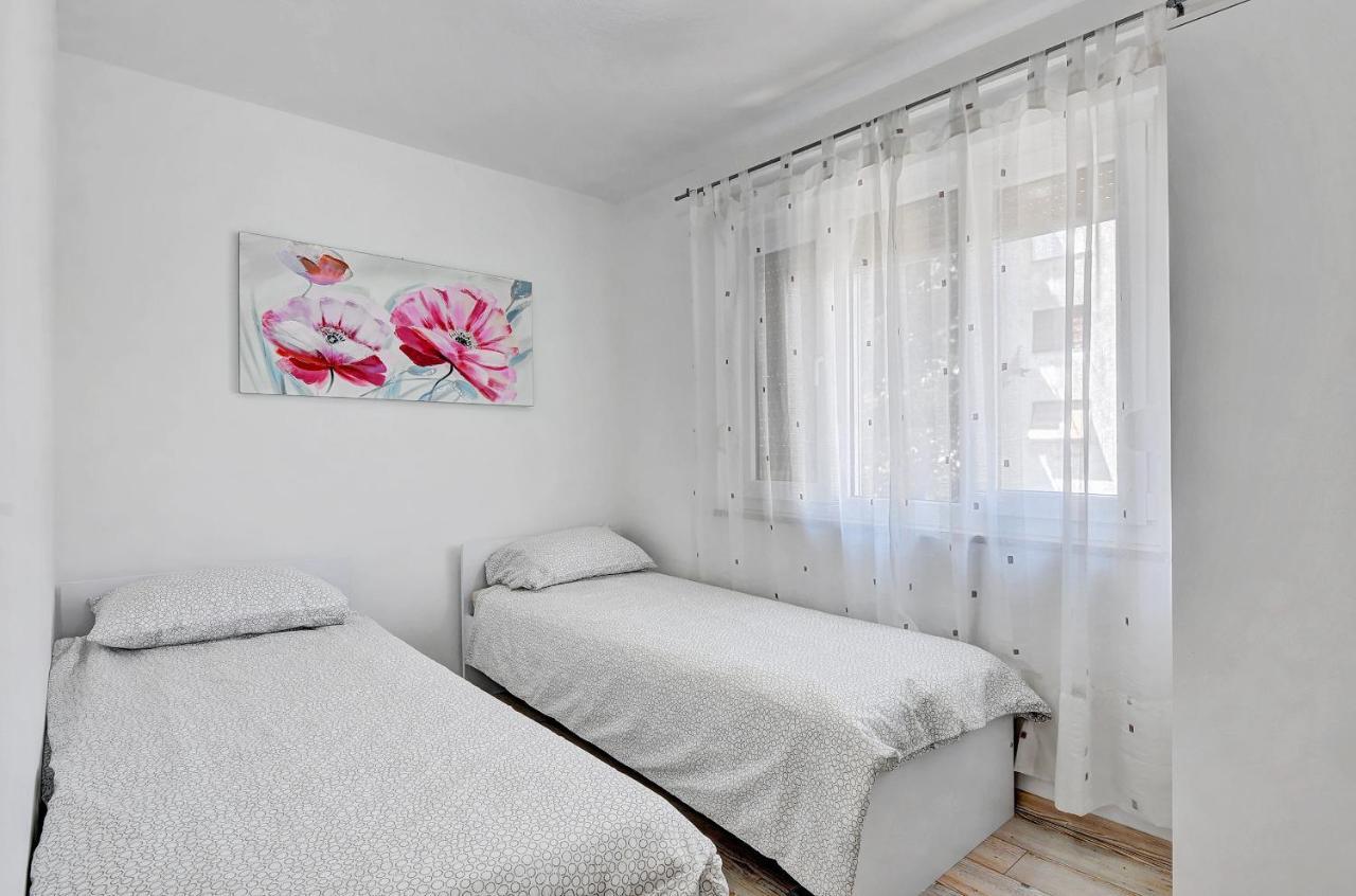 Appartement Lina à Pula Extérieur photo